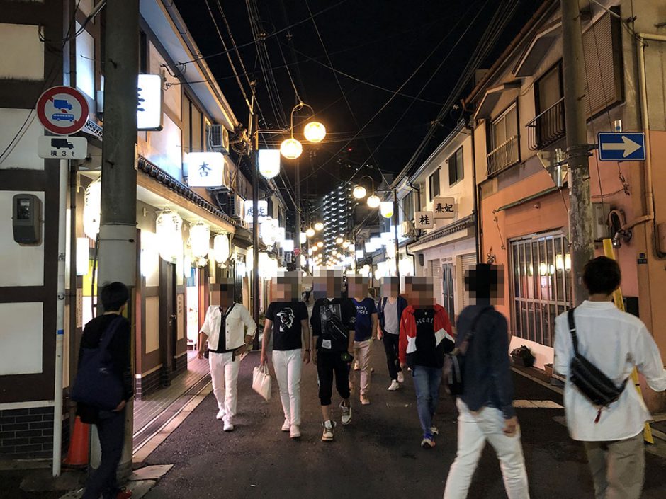 飛田新地の通り